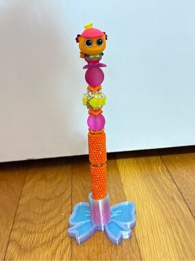 Disney neon doorable tweedle Dee bling pen!